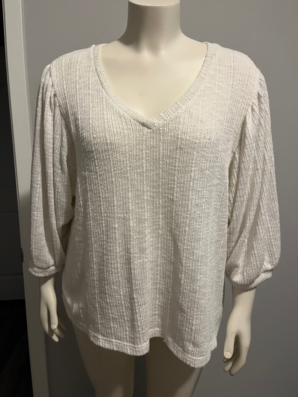 All in Favor White V-Neck Ribbed Balloon-Sleeve Pullover